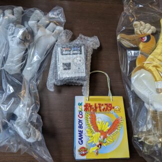 Trading cards, plushies and figures set